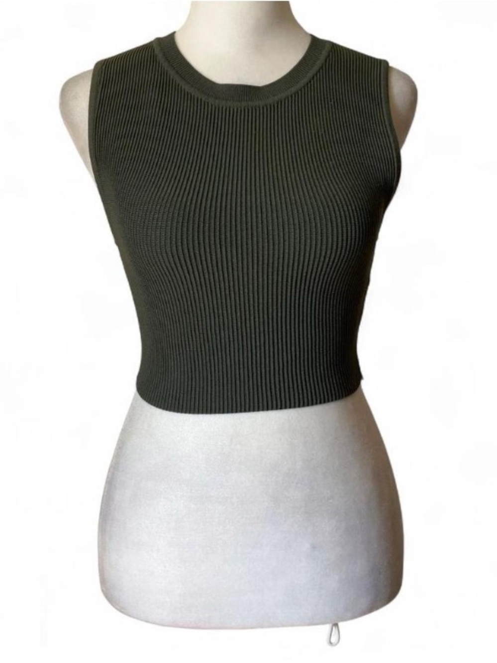 Aritzia Babaton Sculpt Knit Army Green Muscle Cropped Tank size Small